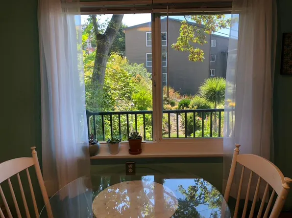 2801 14th Ave W APT 2, Seattle, WA 98119