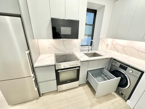 19 Wyckoff Street image 2 of 5