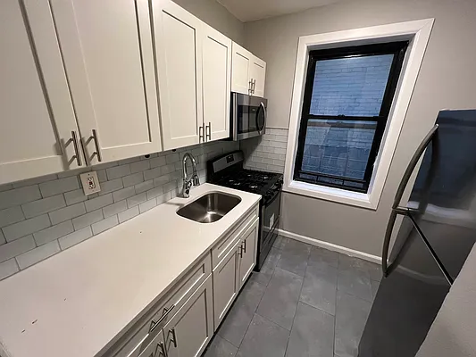 Rented by Bruma Realty LLC | media 6