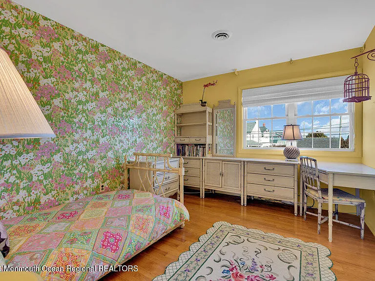 7 Howell Ave — Photo 20