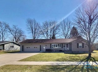 623 W Smith St, Gibsonburg, OH 43431