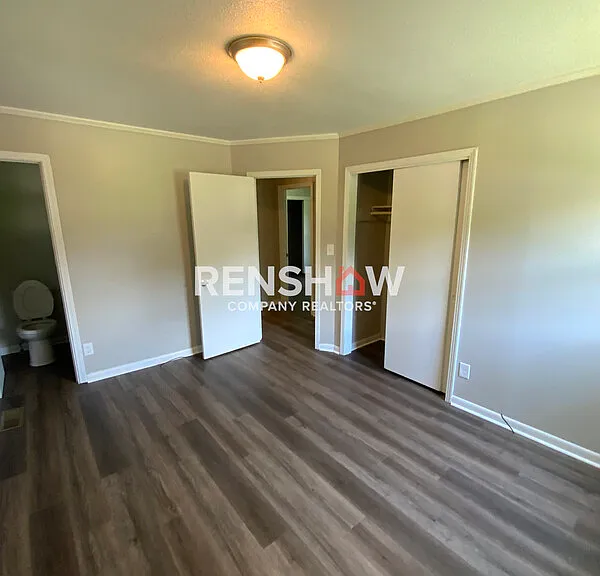 162 S Poplar St — Photo 14
