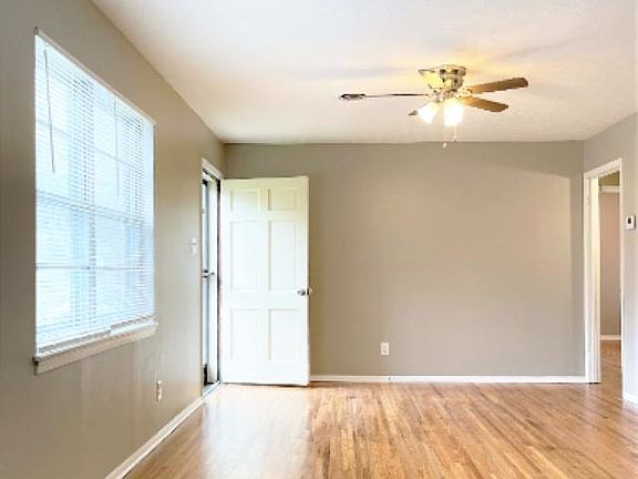 5th image of 3644 Suzanne Dr