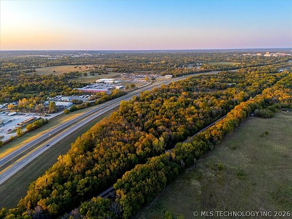 4th image of 6 S Highway 64