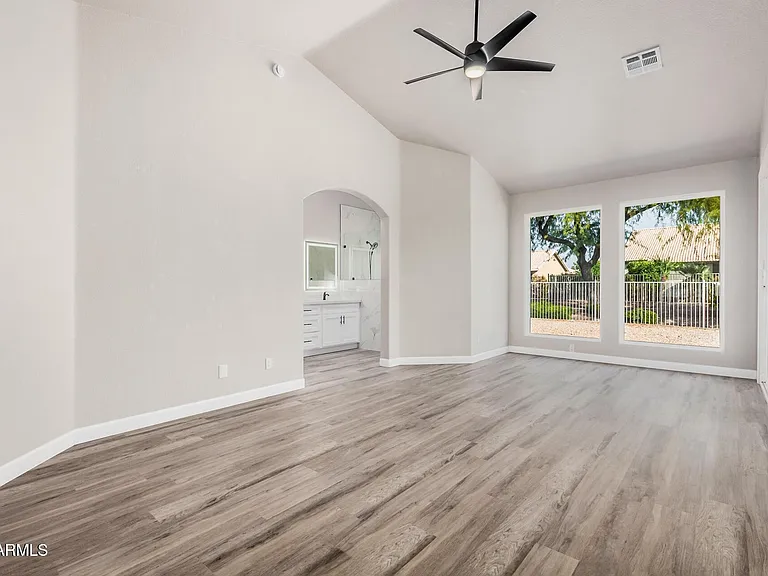 9310 E Crystal Dr — Photo 11