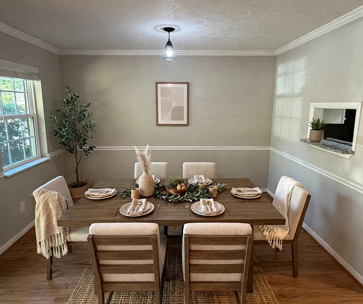 2 bed, 1.5 bath, 1056 sqft, $1,675 — Photo 3