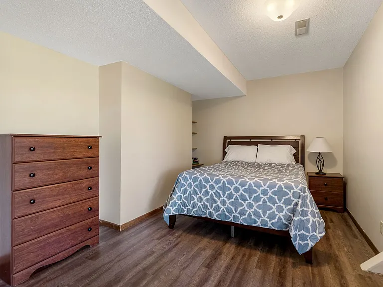 3704 Meadowbrook Dr — Photo 15