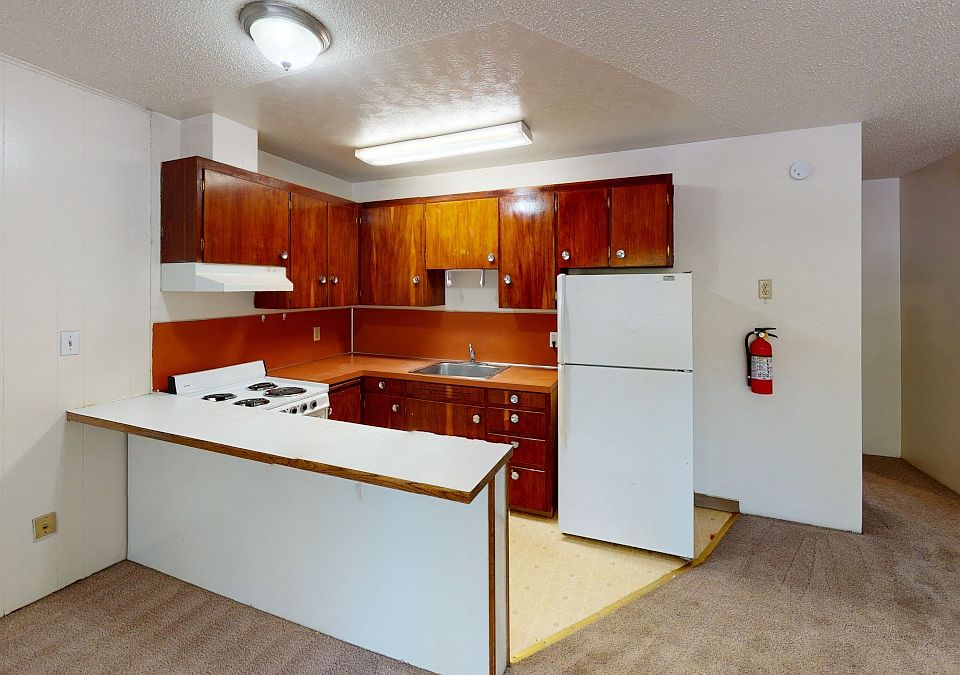 Country Lane Apartments - Kitchen