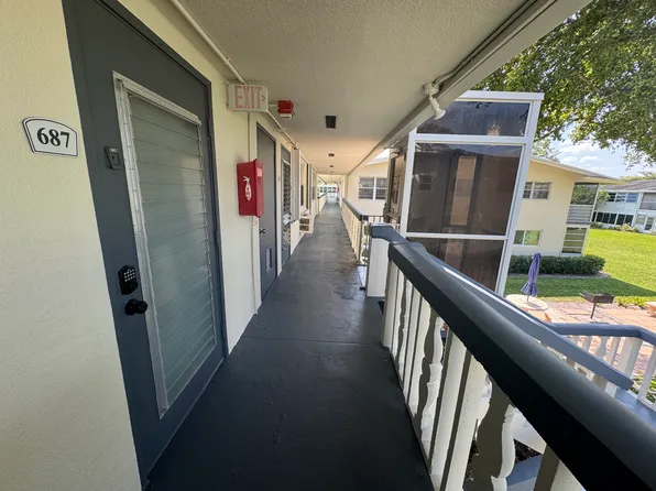 687 Durham Cir, Deerfield Beach, FL 33442