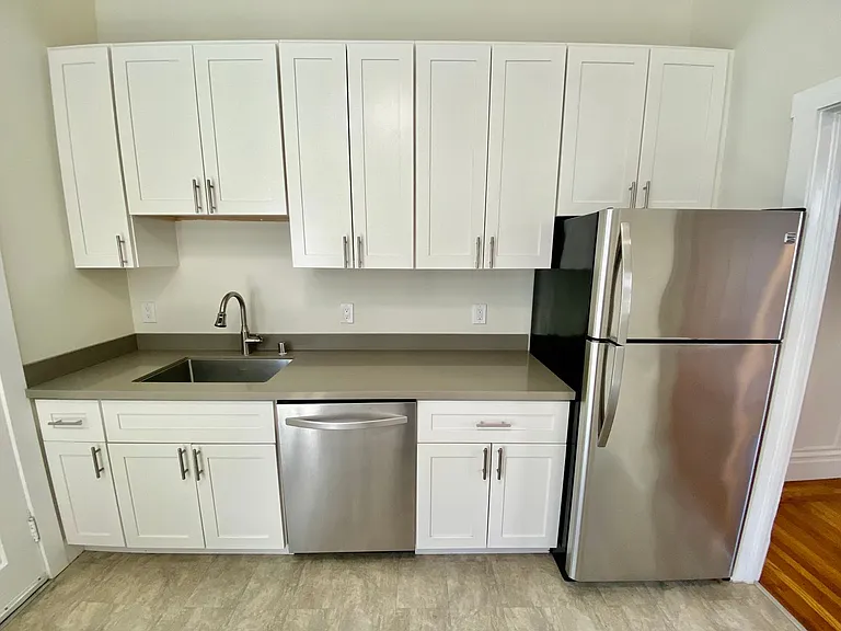 1081 Natoma St — Photo 7