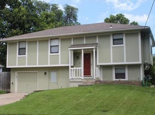 805 Green St, Harrisonville, MO 64701