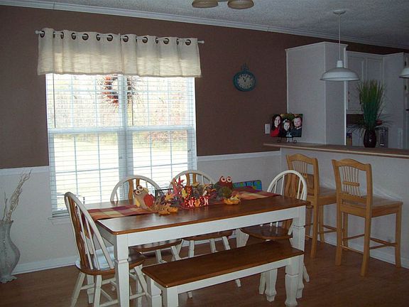 3rd image of 290 Wild Horse Ln