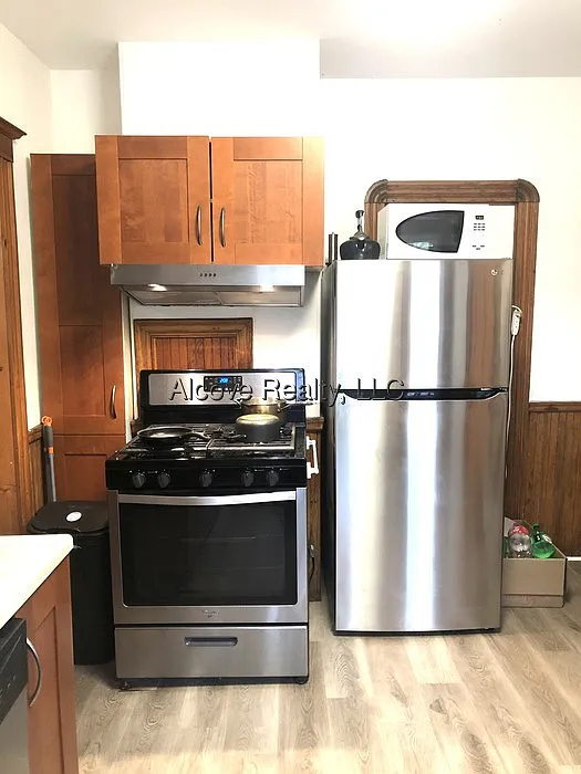 4 bed, 2.0 bath, $4,400 — Photo 4