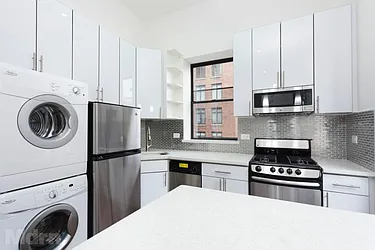 Rented by Mdrn Residential