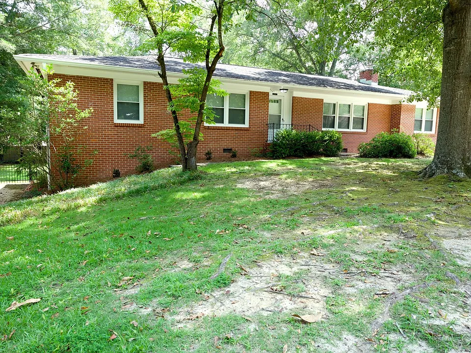 656 E Samford Ave