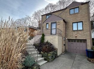 3967 Boulevard Dr, Pittsburgh, PA 15217