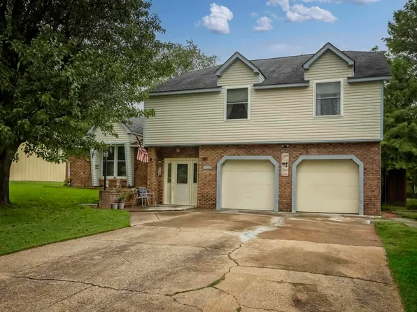 1327 Ritchey Dr, Marion, IL 62959