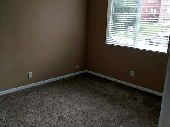5th image of 3830 S 46th St