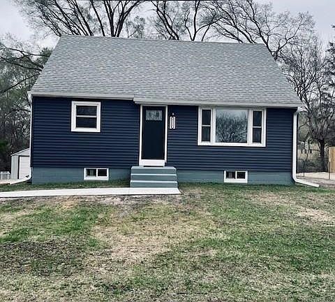 2nd image of 2115 E River Rd NE