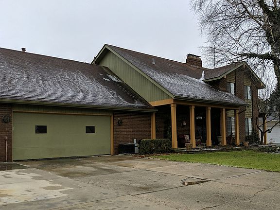 3rd image of 7321 Parklane Dr