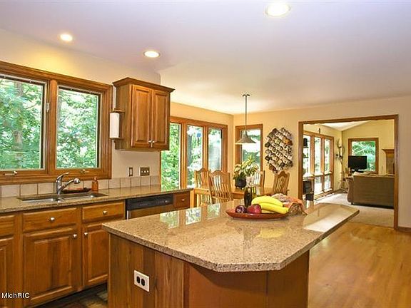 4th image of 7766 Austinridge Dr SE