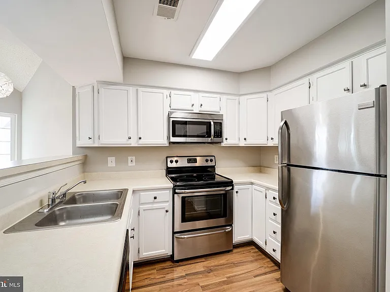 7012 Irwell Ln #14E — Photo 12