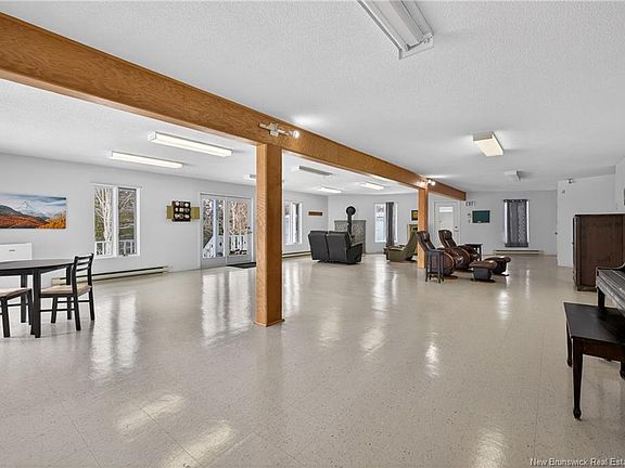 4th image of 15 Benjamin Portage Rd N