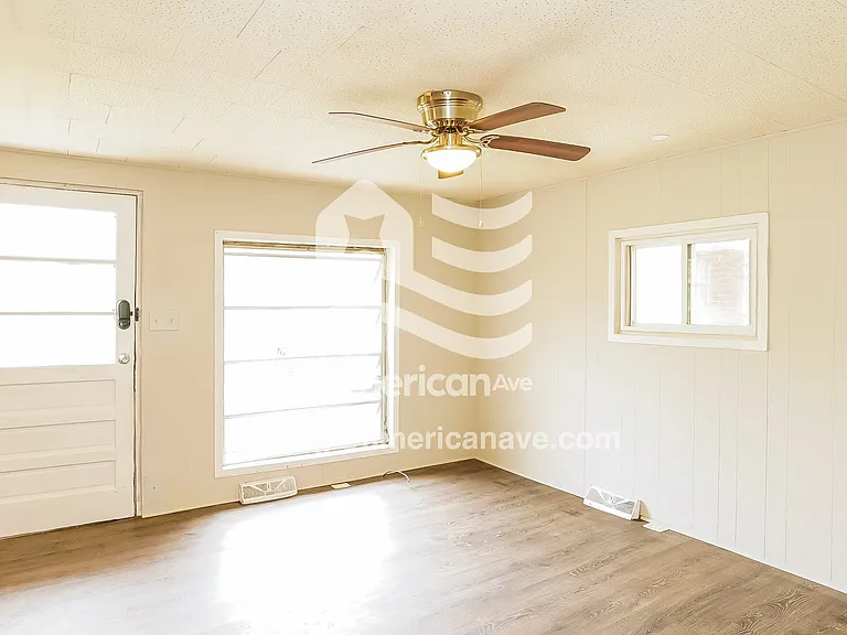 30145_004_living_room_13664624.jpg