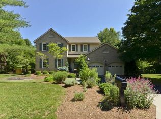 1695 Abbey Oak Dr, Vienna, VA 22182