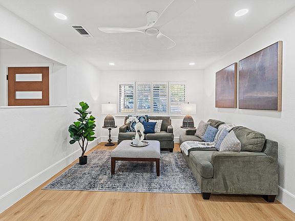 4th image of 2116 Tamworth Ct
