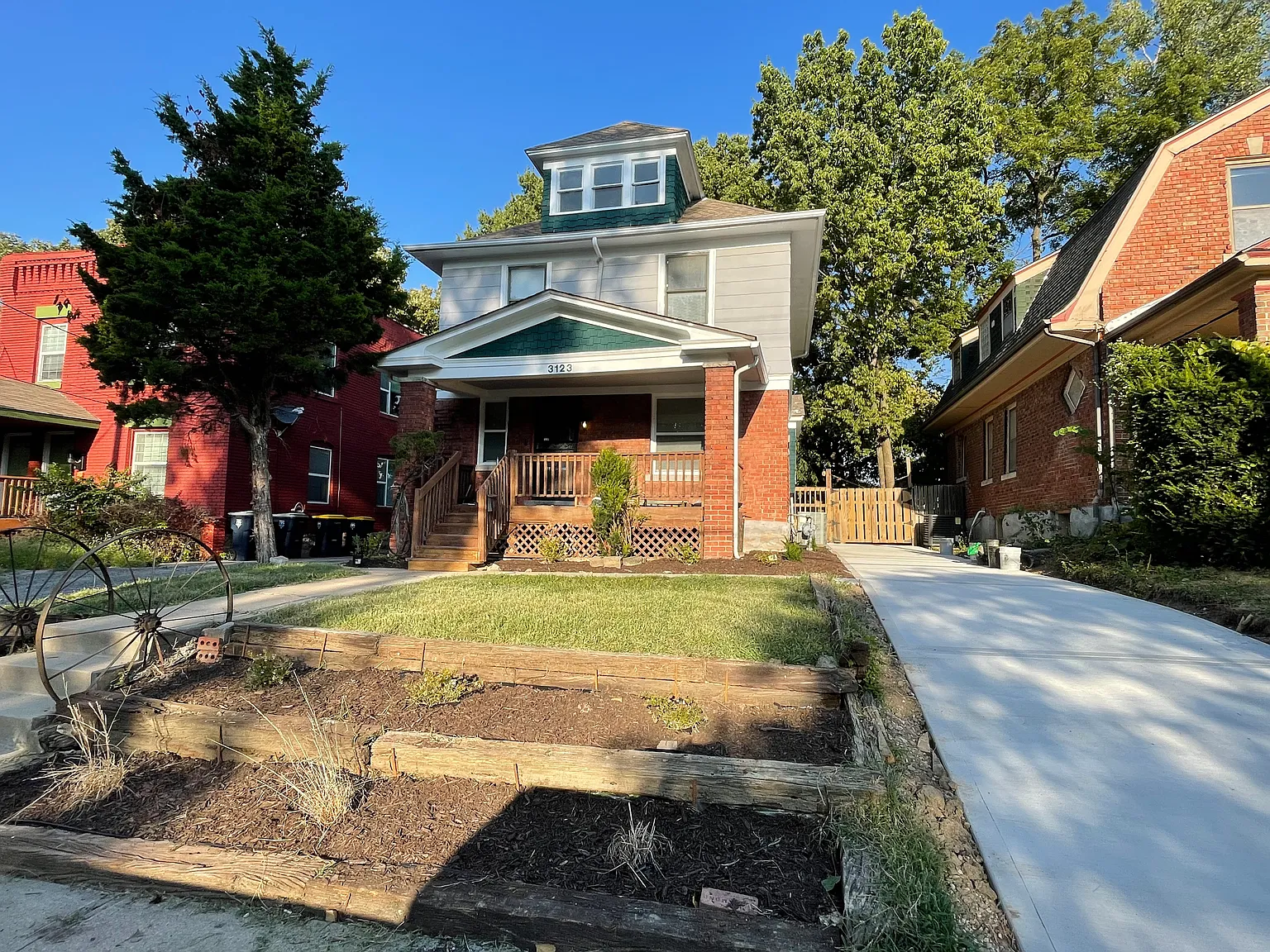 3 bed, 1500 sqft, $2,550 — Photo 1