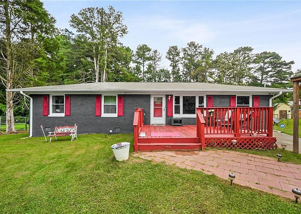 1st image of 846 Orris Ln SW