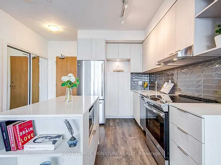 2520 Eglinton Ave W #1408 — Photo 7
