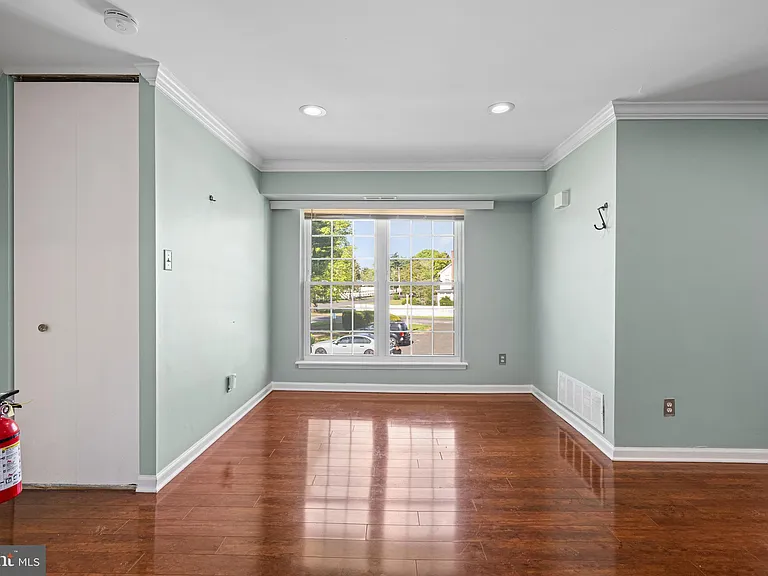 275 Green St #4A6 — Photo 8