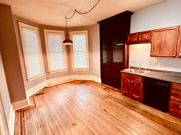 558 Broadway Apt 2 - Dining Room & Kitchen