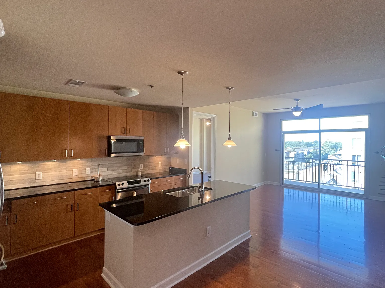711 Cosmopolitan Dr — Photo 1