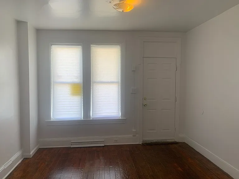 218 S West St — Photo 2