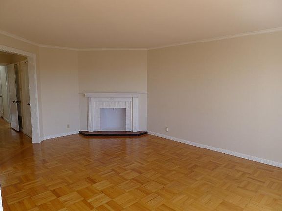 4th image of 2314 44th Ave