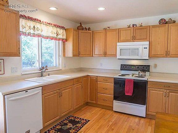 2nd image of 861 W Linden St