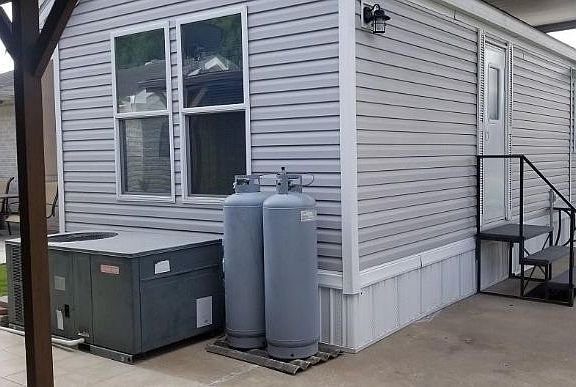 3rd image of 2417 Meadowlark St #385