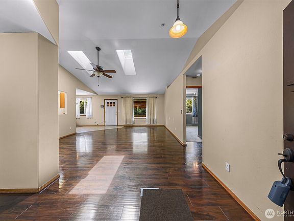 3rd image of 2191 Jones Circle