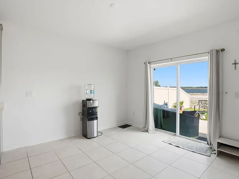 740 Trotters Dr — Photo 2