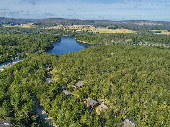 4th image of 542 Bench Rd