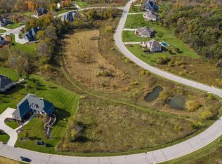 5325 S Old Orchard Ct, New Berlin, WI 53146