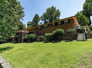 304 Westview Dr, Rossville, GA 30741