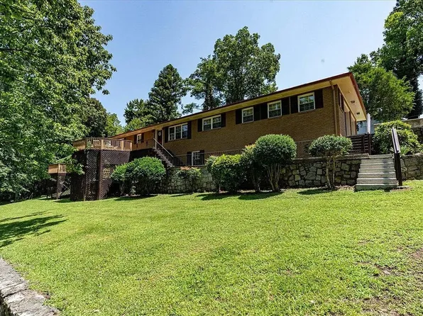 304 Westview Dr, Rossville, GA 30741