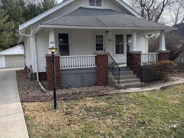 1610 S East St, Jacksonville, IL 62650