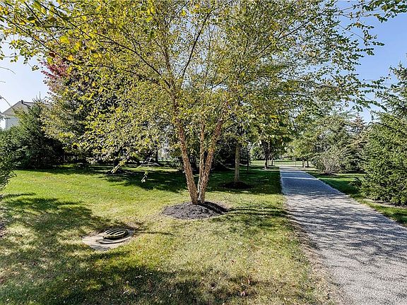 3rd image of 9404 Shadow Rock Cir