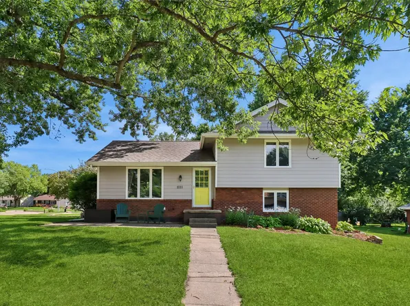 1111 Robin Gln, Indianola, IA 50125