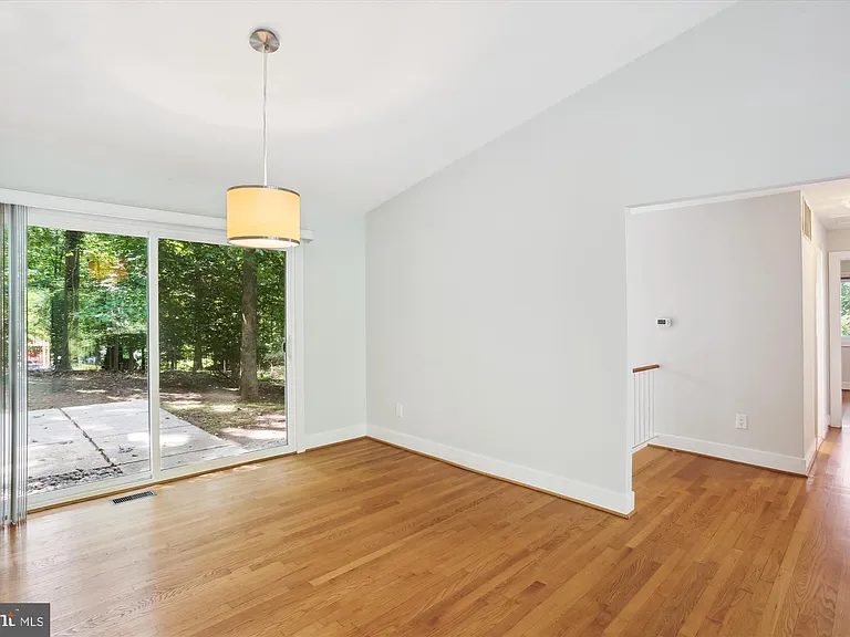 8206 Stone Trail Dr — Photo 17